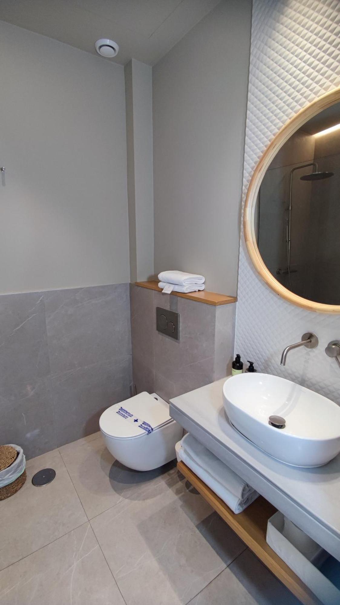 Casa Du Soleil Hostal Boutique Madrid Oda fotoğraf