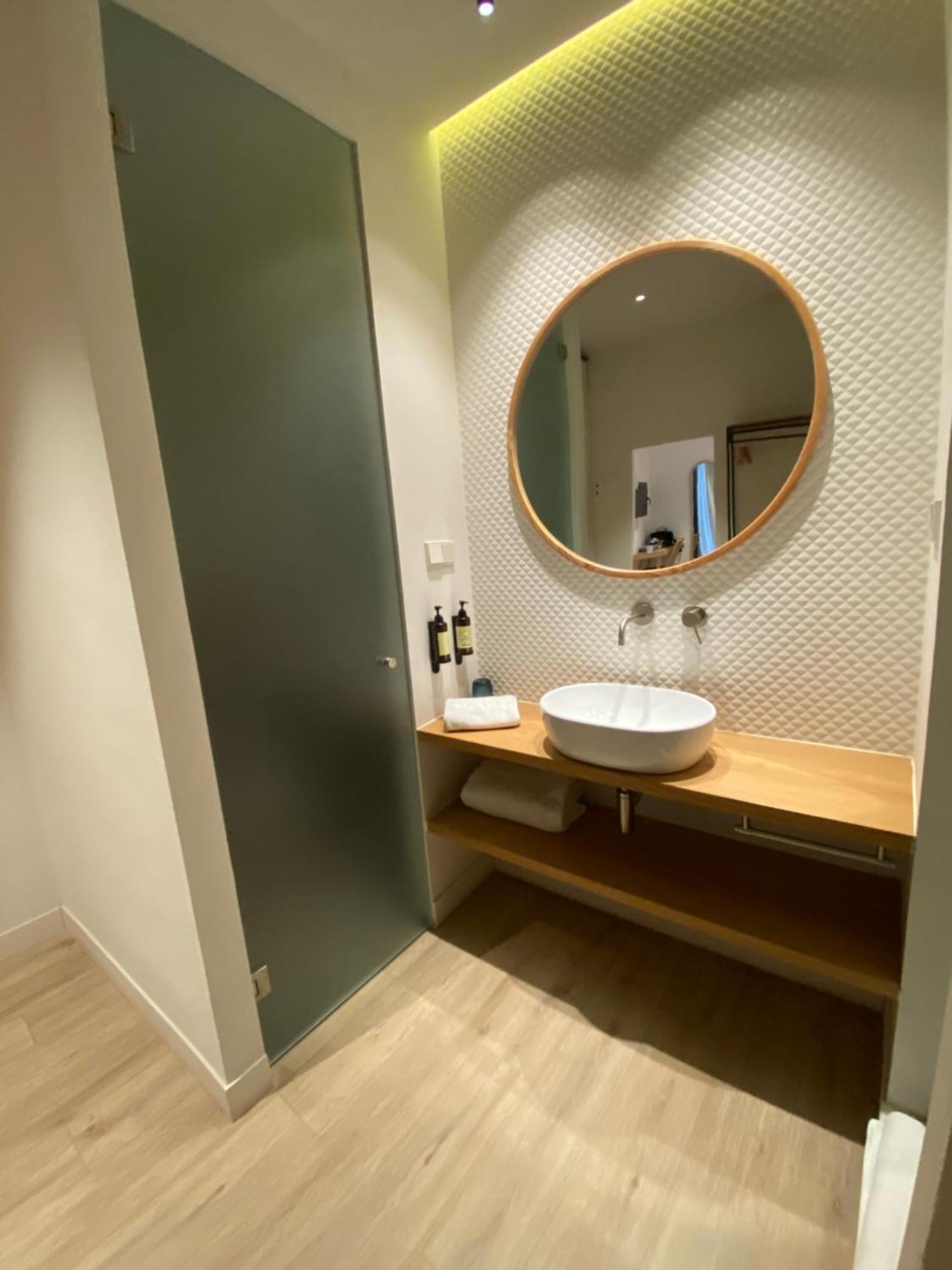 Casa Du Soleil Hostal Boutique Madrid Oda fotoğraf