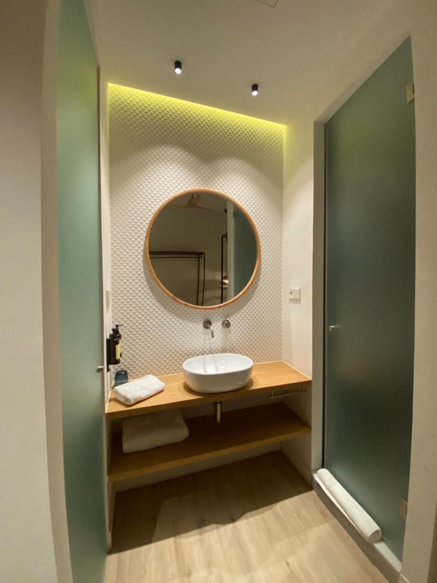 Casa Du Soleil Hostal Boutique Madrid Oda fotoğraf